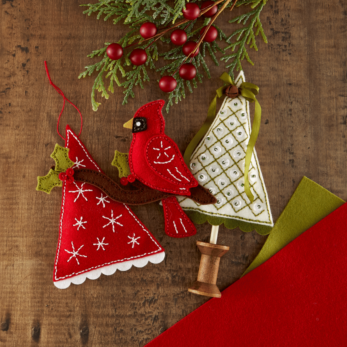 Christmas Felt Stitch & Create by Nichol Spohr